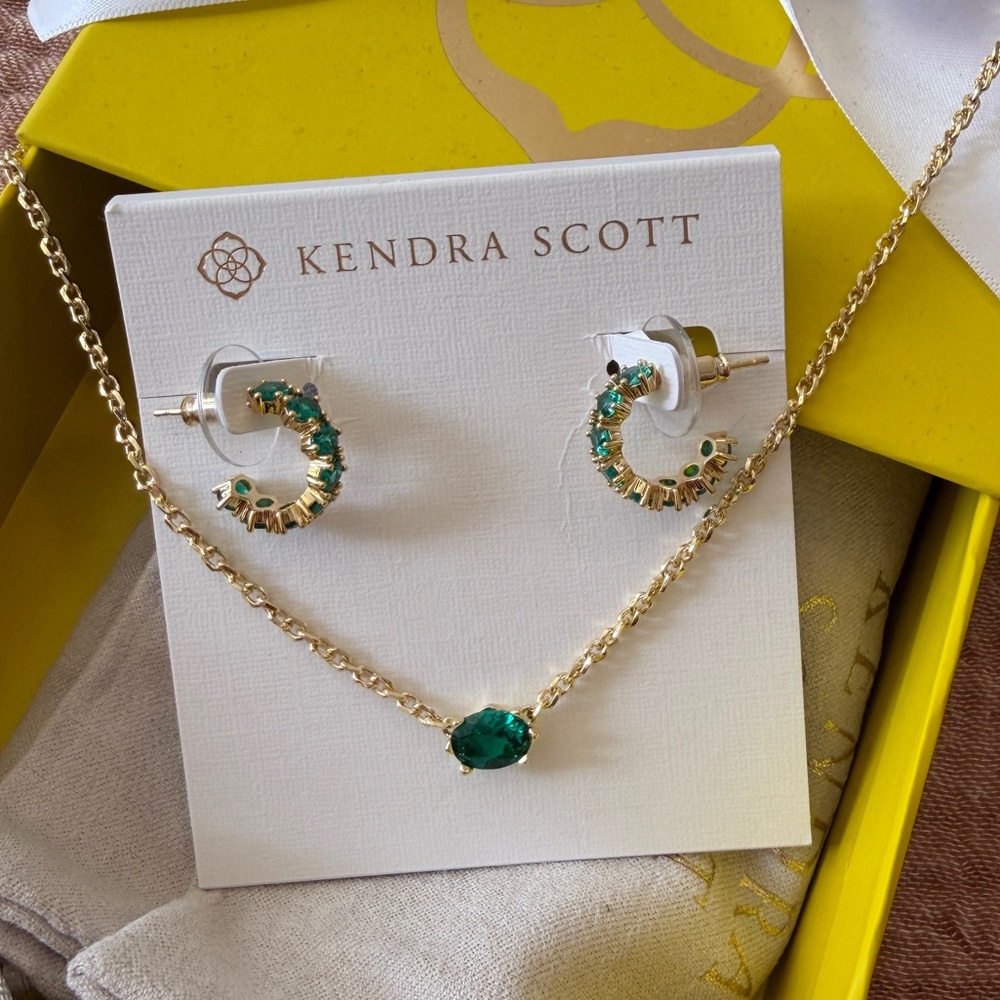 Kendra Scott Cailin Set - Earrings and Necklace Green Crystal
